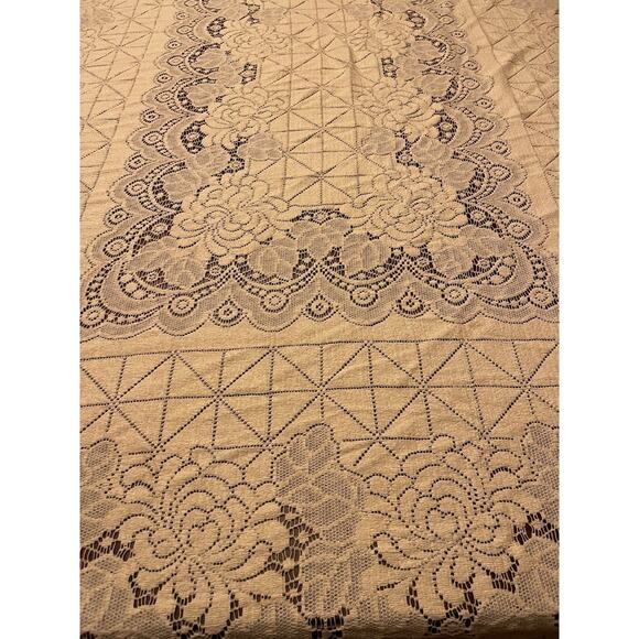 Reversible Vintage Ivory Lace Table Cover 66 x 86 - Picture 3 of 9